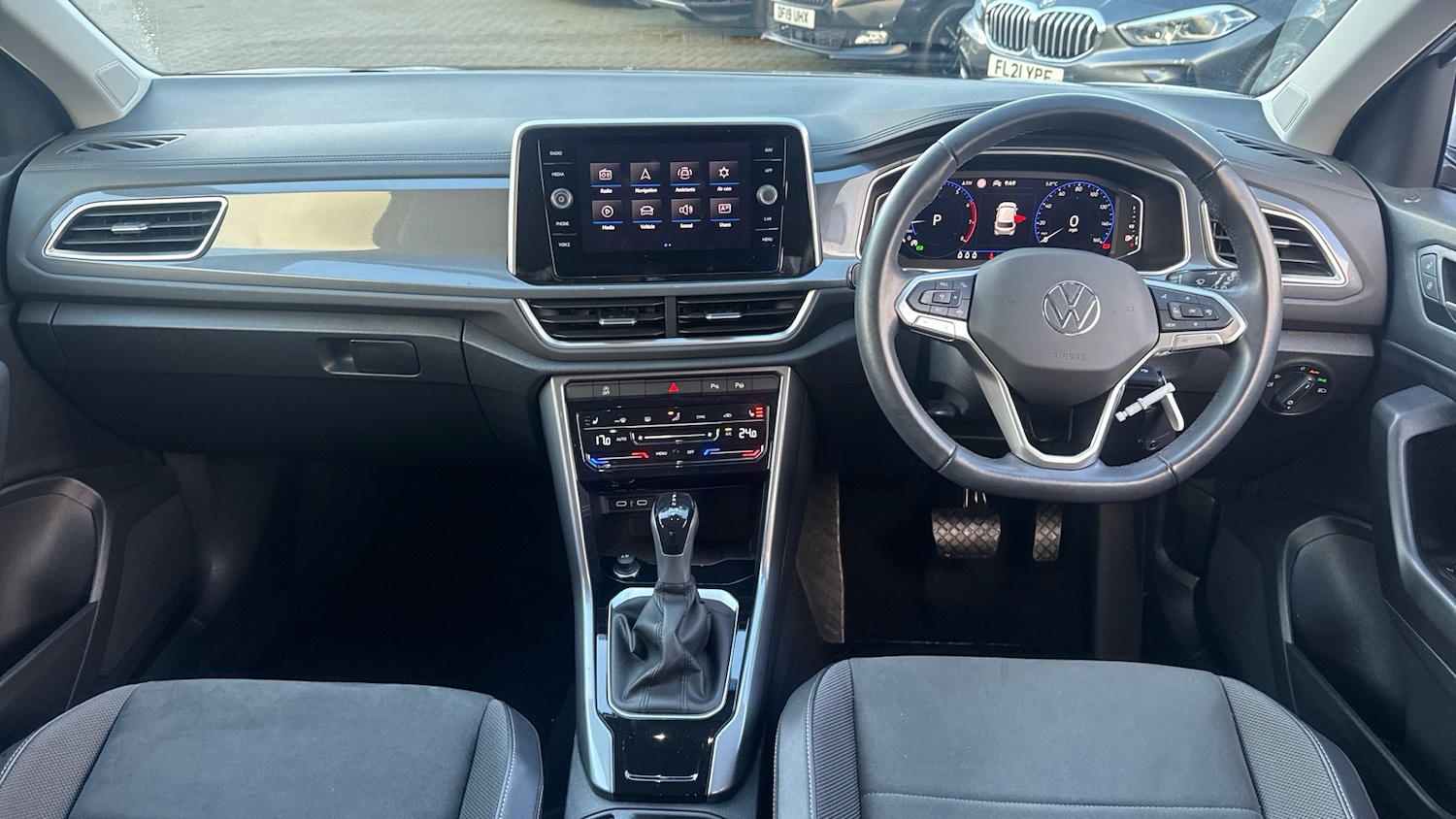 Used Volkswagen T-Roc 2023 for sale - 77245405: Photo 9