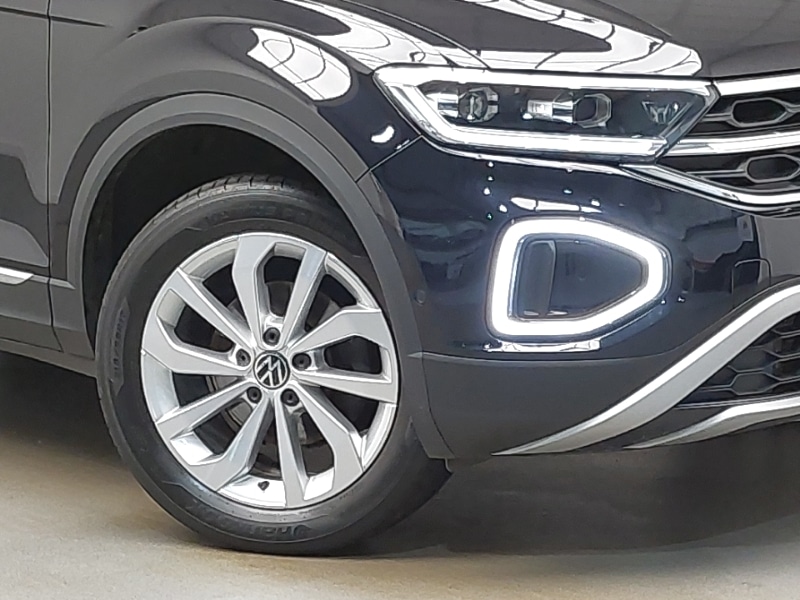 Used Volkswagen T-Roc 2023 for sale - 76737397: Photo 9