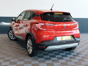 Used Renault Captur 2022 for sale - 76779144: Photo