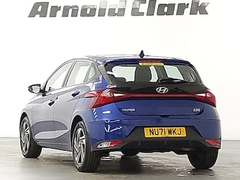 Used Hyundai i20 2021 for sale - 76770900: Photo