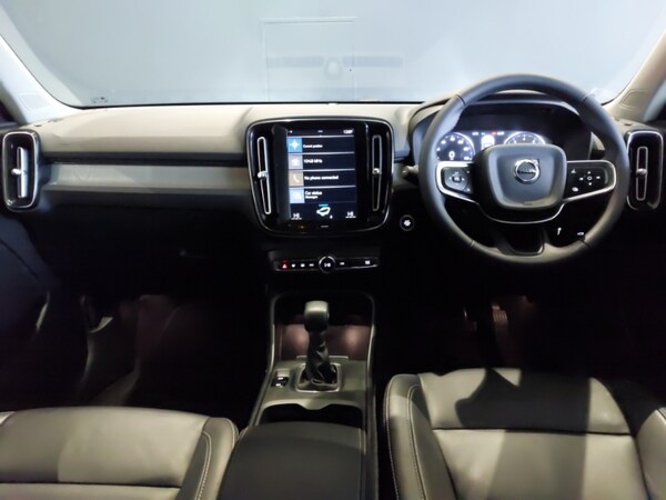 Used Volvo XC40 2021 for sale - 76269362: Photo 2