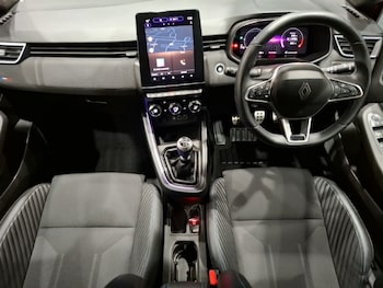 Used Renault Clio 2024 for sale - 78355854: Photo