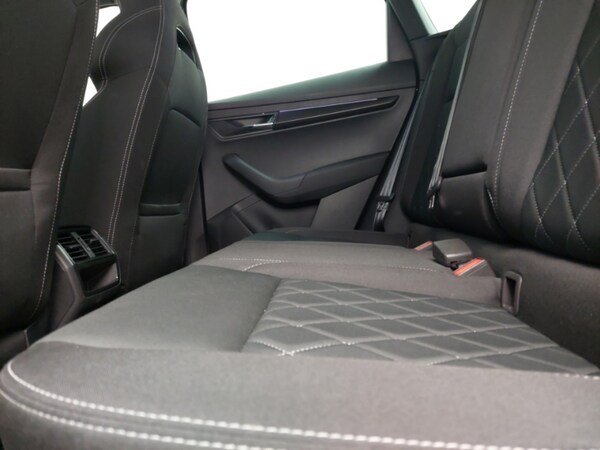 Used Skoda Karoq 2025 for sale - 76301532: Photo 6