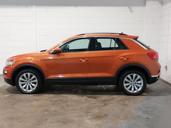 Used Volkswagen T-Roc 2020 for sale - 77150731: Photo