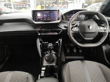 Used Peugeot 2008 2023 for sale - 76656931: Photo