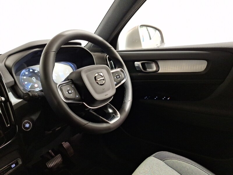 Used Volvo XC40 2023 for sale - 77948863: Photo 10