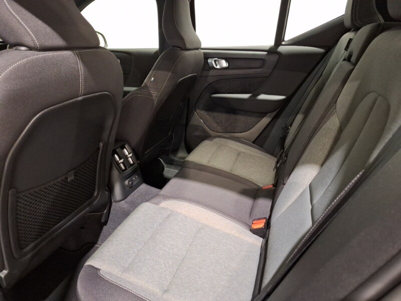 Used Volvo XC40 2023 for sale - 77948863: Photo 6