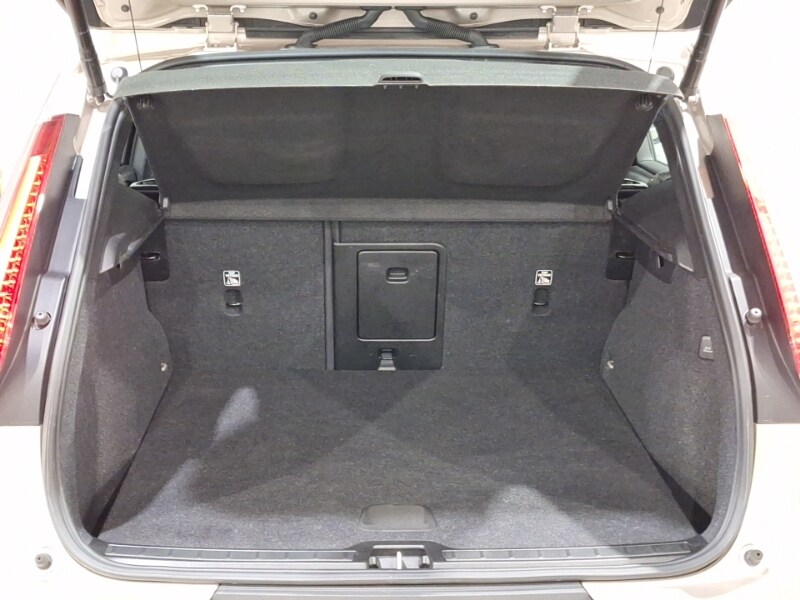 Used Volvo XC40 2023 for sale - 77948863: Photo 8