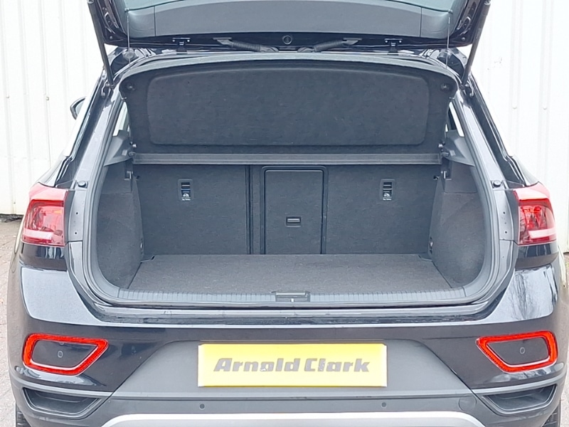 Used Volkswagen T-Roc 2023 for sale - 76521306: Photo 8