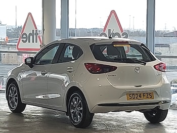 Used Mazda Mazda2 2024 for sale - 78300923: Photo