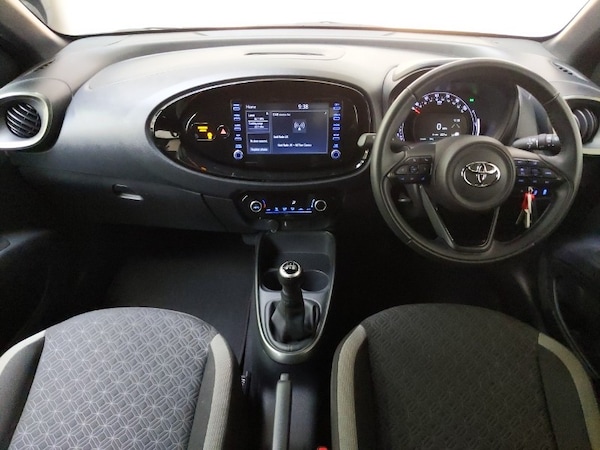 Used Toyota Aygo X 2023 for sale - 76320893: Photo 2