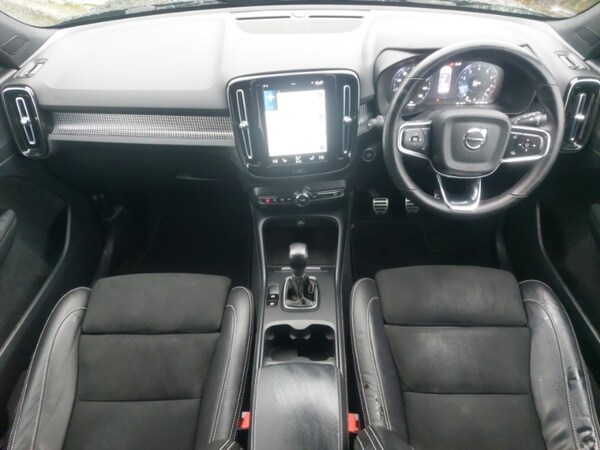 Used Volvo XC40 2021 for sale - 76269531: Photo 2