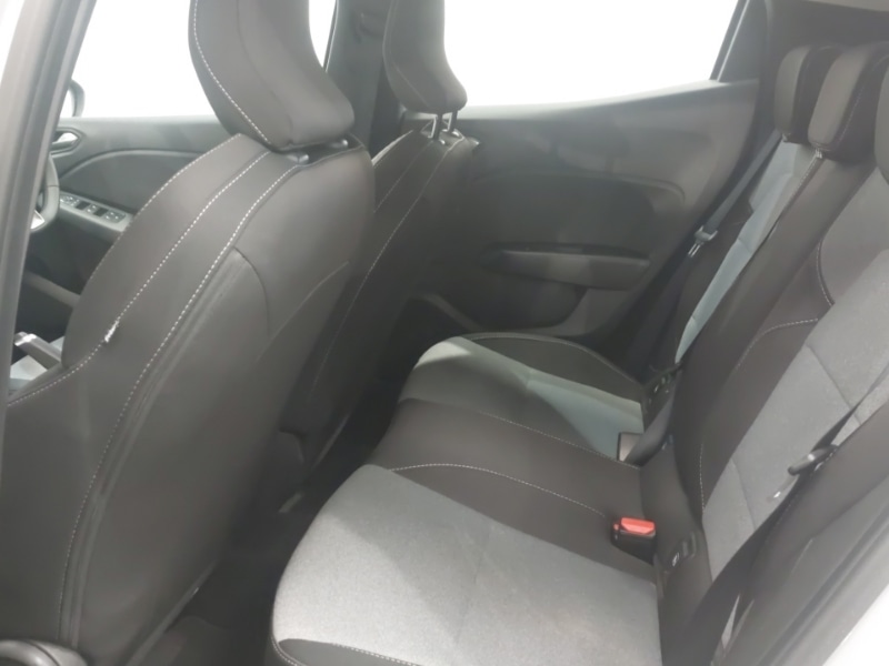 Used Renault Clio 2025 for sale - 77875279: Photo 6