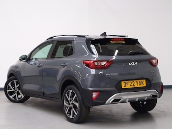 Used Kia Stonic 2022 for sale - 76548436: Photo