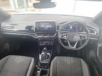 Used Volkswagen T-Roc 2022 for sale - 77046897: Photo