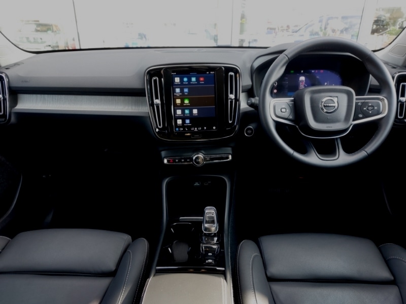 Used Volvo XC40 2024 for sale - 76497953: Photo 2