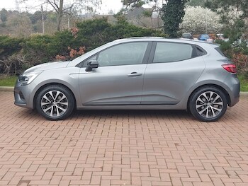 Used Renault Clio 2023 for sale - 77817758: Photo