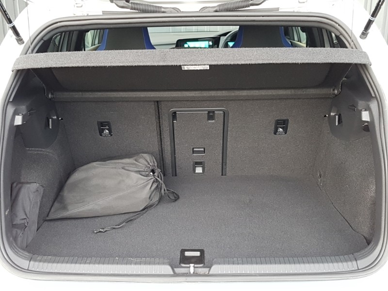 Used Volkswagen Golf 2023 for sale - 77875852: Photo 8