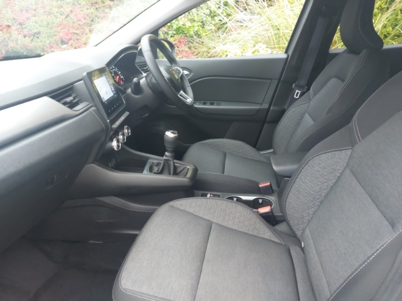 Used Renault Captur 2022 for sale - 76465930: Photo 5