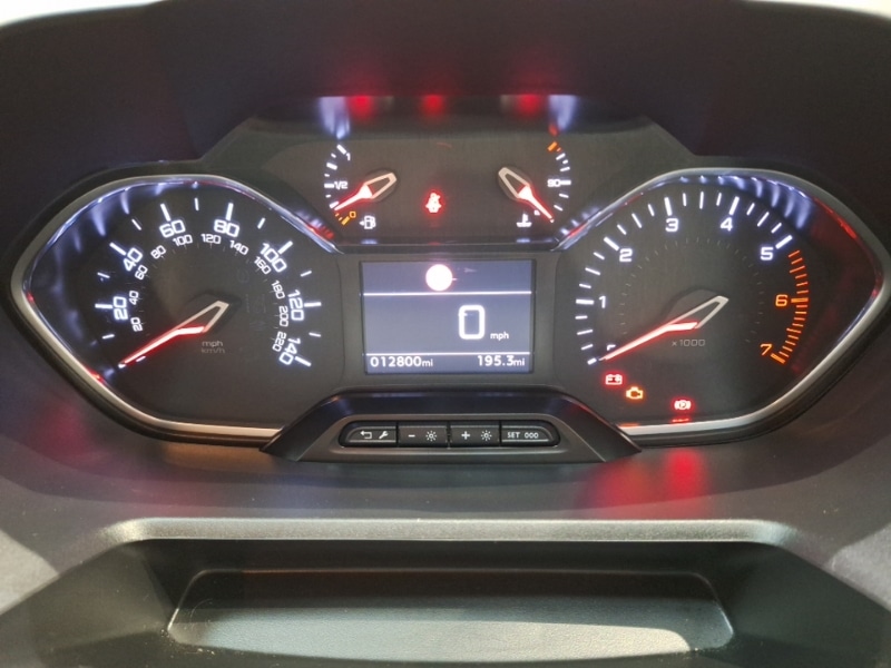 Used Peugeot Rifter 2023 for sale - 76629613: Photo 11