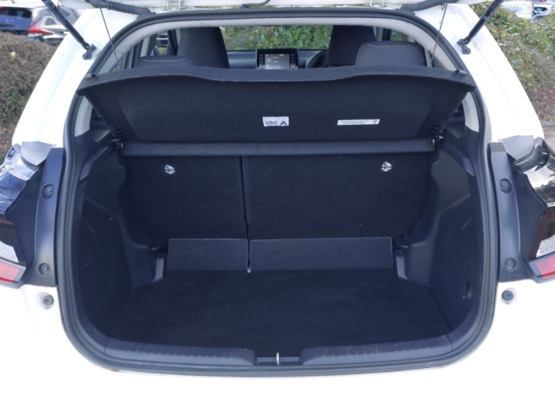 Used Toyota Yaris 2023 for sale - 77573597: Photo 8