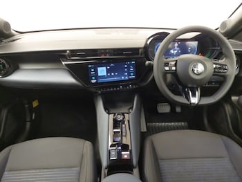 Used Alfa Romeo Junior 2025 for sale - 78498211: Photo