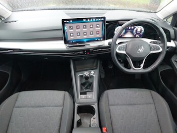 Used Volkswagen Golf 2024 for sale - 77339012: Photo