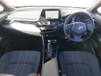 Used Toyota C-HR 2023 for sale - 78411006: Photo