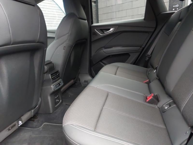 Used Audi Q4 e-tron 2023 for sale - 77761776: Photo 6