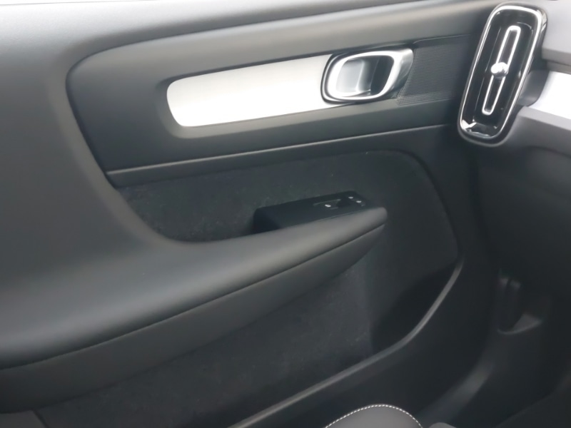 Used Volvo XC40 2025 for sale - 77454542: Photo 11