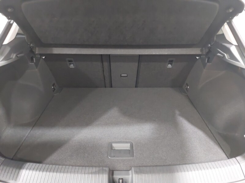 Used Volkswagen T-Roc 2023 for sale - 77877043: Photo 8