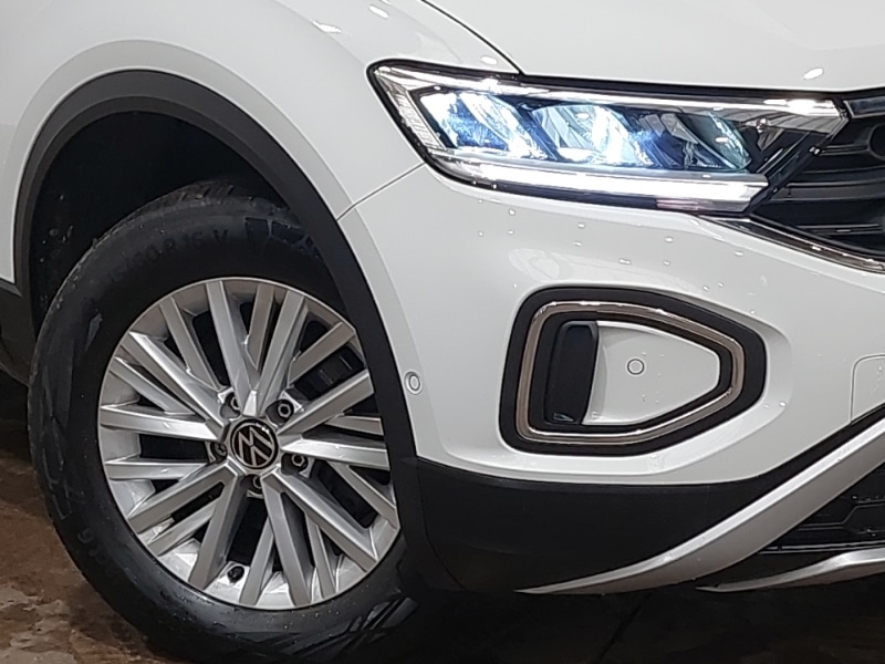 Used Volkswagen T-Roc 2023 for sale - 77877043: Photo 9