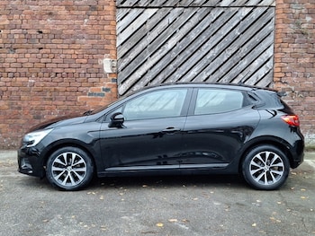 Used Renault Clio 2022 for sale - 76497790: Photo