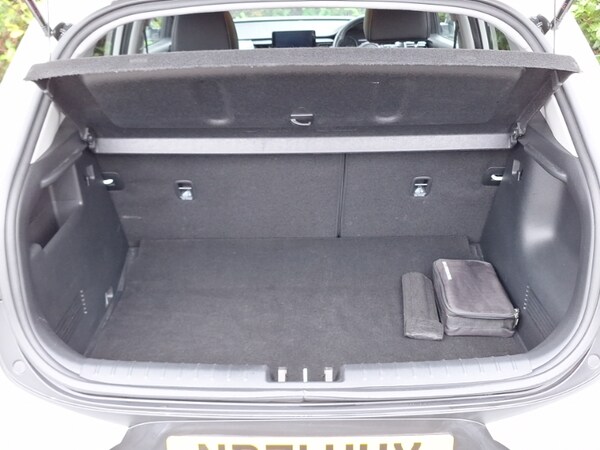 Used Kia Stonic 2022 for sale - 76204784: Photo 8