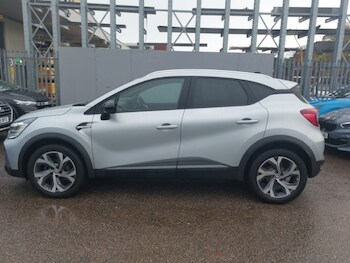 Used Renault Captur 2023 for sale - 77252815: Photo