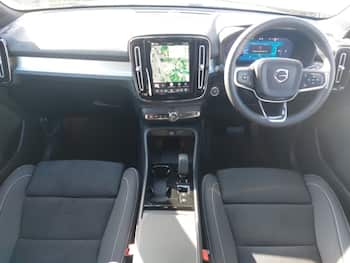 Used Volvo XC40 2026 for sale - 79736733: Photo