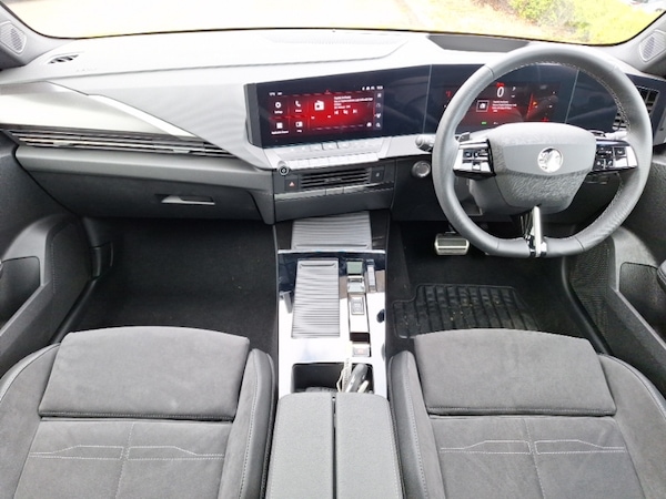 Used Vauxhall Astra 2025 for sale - 76212391: Photo 2