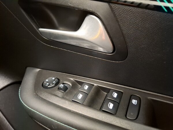 Used Peugeot 208 2020 for sale - 76233150: Photo 12