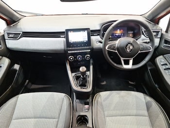 Used Renault Clio 2024 for sale - 79139925: Photo