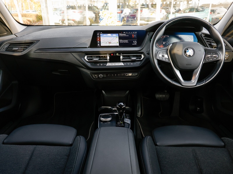 Used BMW 1 Series 2024 for sale - 76578585: Photo 2