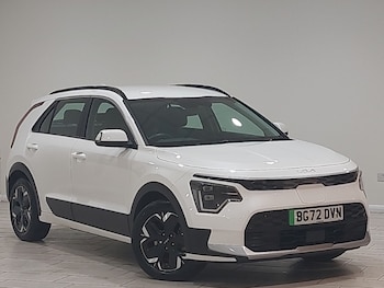 2022 - 150kW 2 65kWh 5dr Auto