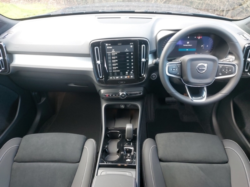Used Volvo XC40 2025 for sale - 77569404: Photo 2