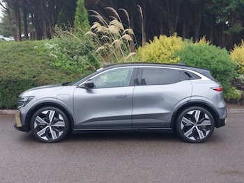 Used Renault Megane E Tech 2023 for sale - 77438862: Photo