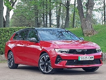 2025 - 115kW Ultimate 54kWh 5dr Auto