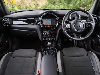 Used MINI Hatch 2022 for sale - 78381332: Photo