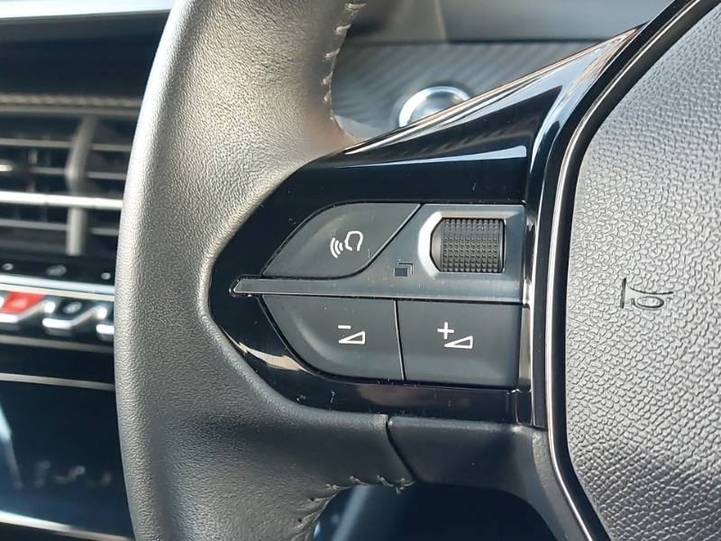 Used Peugeot 2008 2023 for sale - 77892003: Photo 11