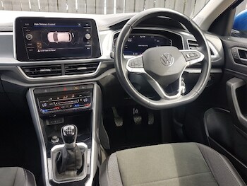 Used Volkswagen T-Roc 2022 for sale - 76220993: Photo 2