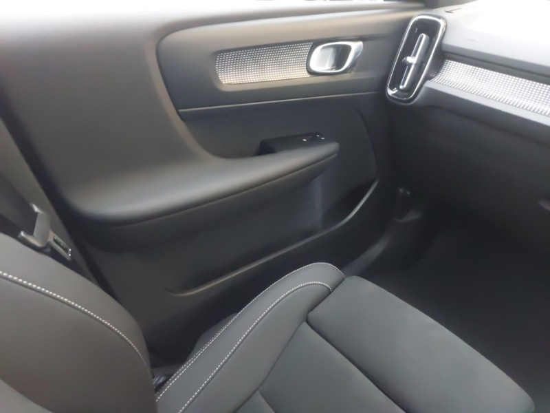 Used Volvo XC40 2025 for sale - 76920873: Photo 11