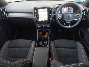 Used Volvo XC40 2025 for sale - 76920873: Photo