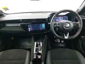 Used Alfa Romeo Junior 2025 for sale - 78183972: Photo